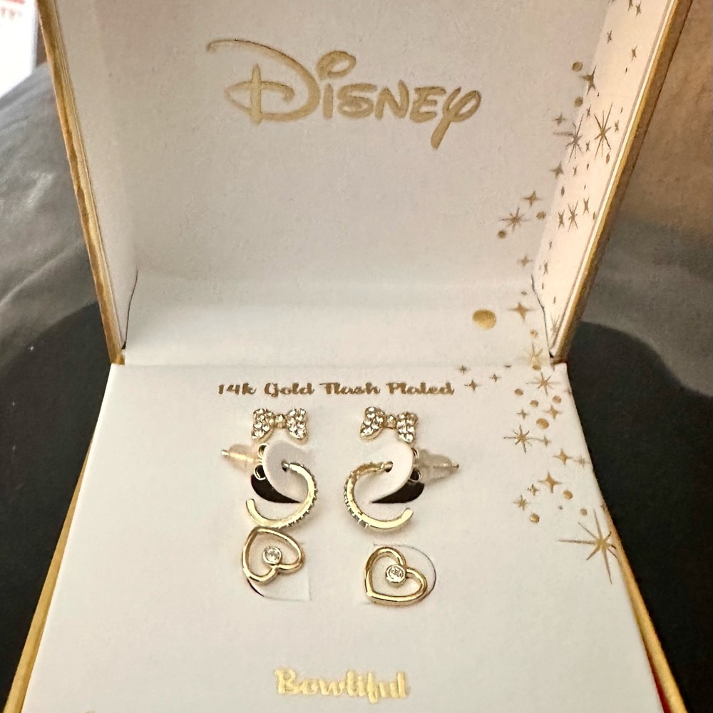 NWT Disney Cubic Zirconia Hoop and hearts, Crystal Bow Minnie Mouse Earring Set